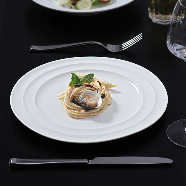 Weißes Porzellanteller-Set, kommerzielles Geschirr
