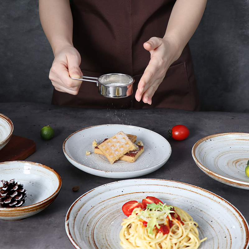 Porzellanteller mit Ständer