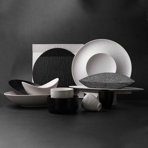 Steinzeug-Geschirrset, schwarz-weiß-matte Porzellanteller-Set-Kollektion