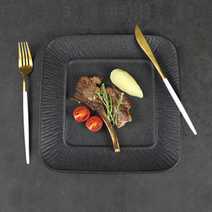 Schwarzer quadratischer Speiseteller aus Porzellan, Restaurantgeschirr