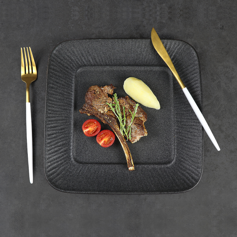 Schwarzer quadratischer Speiseteller aus Porzellan, Restaurantgeschirr