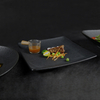 Schwarzer quadratischer Speiseteller aus Porzellan, Restaurantgeschirr