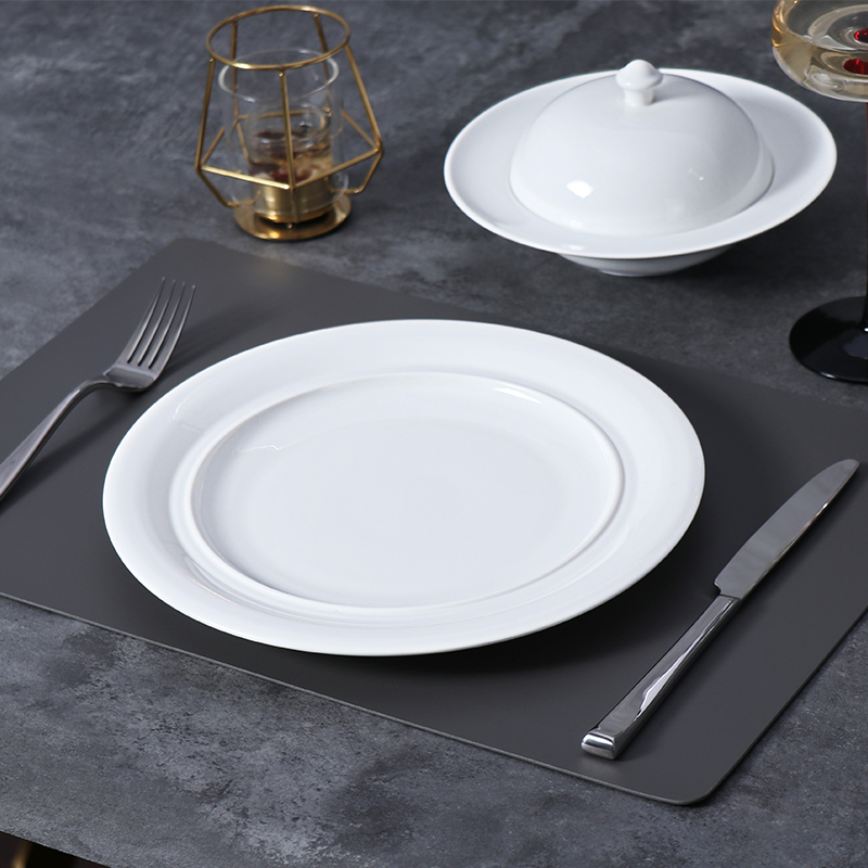 Weiße Restaurant-Essteller aus Porzellan und Keramik für Hotelcafés