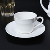 Minimalistisches Design, weiße Porzellan-Teetassen, Kaffeetasse, Untertasse für Café