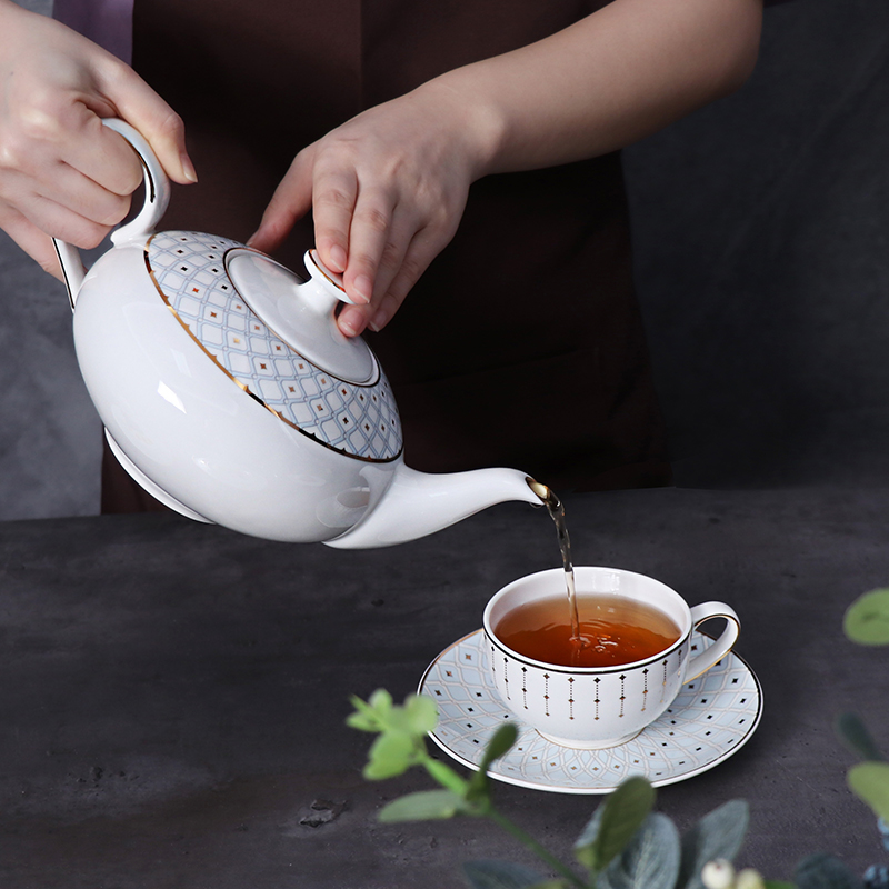 Weißes Geschirr aus Bone China, Bone China-Porzellan, Bone China-Geschirr