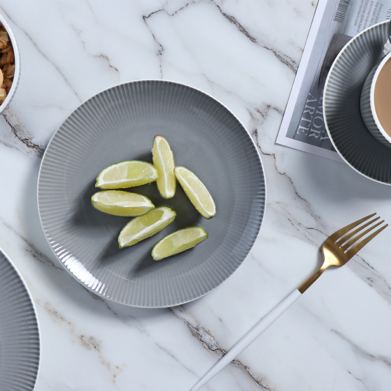 Tiefgraue Teller und Schüsseln, Esszimmer-Set, modernes Porzellan, Kaffeetasse, Geschirr, Restaurant-Abendessen, luxuriöser Teller aus Keramik