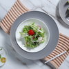 Tiefgraue Teller und Schüsseln, Esszimmer-Set, modernes Porzellan, Kaffeetasse, Geschirr, Restaurant-Abendessen, luxuriöser Teller aus Keramik