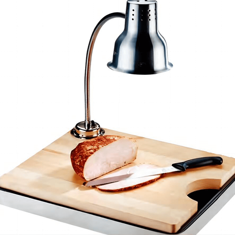Essen warmes Licht mit Holztablett