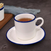 Hotelporzellanteller mit blauem Randdesign