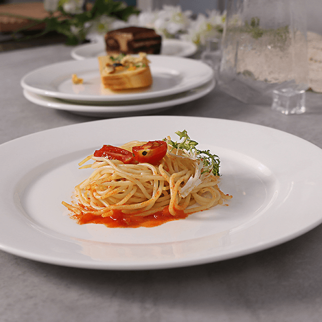 Weißer kundenspezifischer keramischer Partei-Vorspeisen-Teller-Porzellan-Essteller für Gaststätten-Hotel