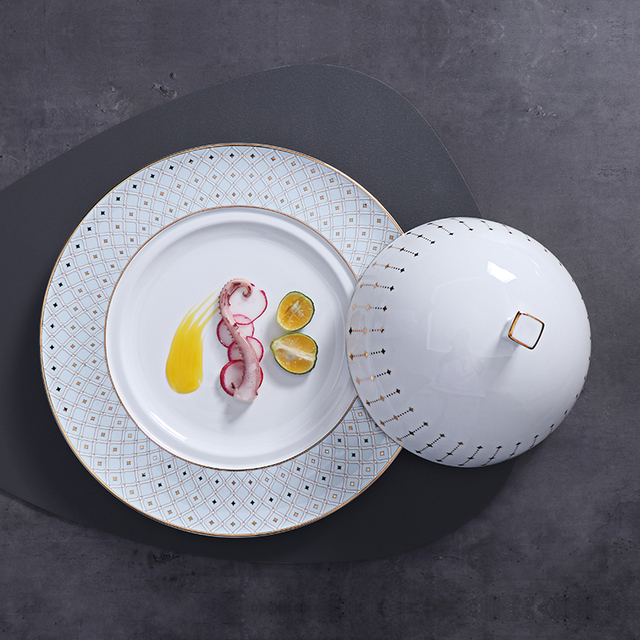 Michelin Restaurant Geschirr Bone China Sky Light Blue Speiseteller Goldrand Spot Geschirr für Hotel