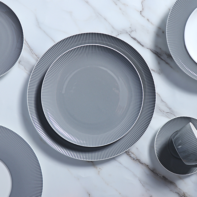 Tiefgraue Teller und Schüsseln, Esszimmer-Set, modernes Porzellan, Kaffeetasse, Geschirr, Restaurant-Abendessen, luxuriöser Teller aus Keramik