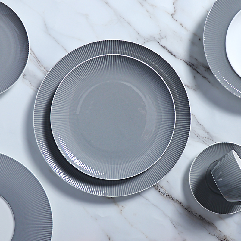 Tiefgraue Teller und Schüsseln, Esszimmer-Set, modernes Porzellan, Kaffeetasse, Geschirr, Restaurant-Abendessen, luxuriöser Teller aus Keramik